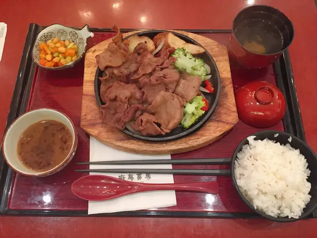 鐵板燒牛舌定食