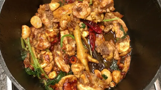 麻辣雞煲(半隻雞)