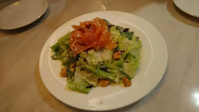 凱撒沙律+煙三文魚