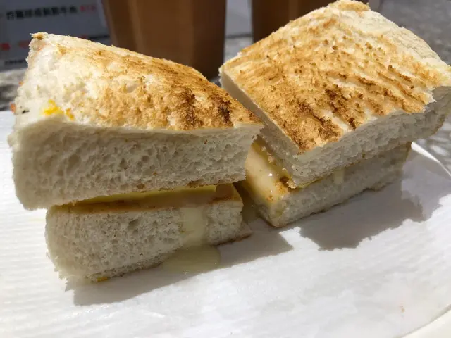 內脆外軟,包暖,牛油凍,加上煉奶! 可以要食! 2件太少啦!