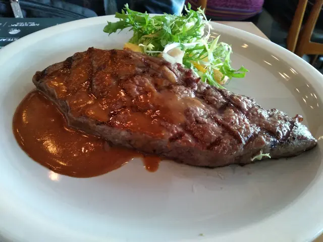 美國薄西冷牛扒.芥苿籽紅酒汁