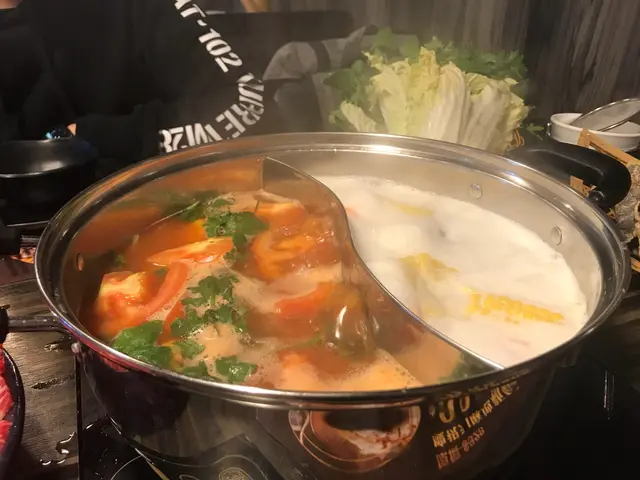 蕃茄，豬骨湯底