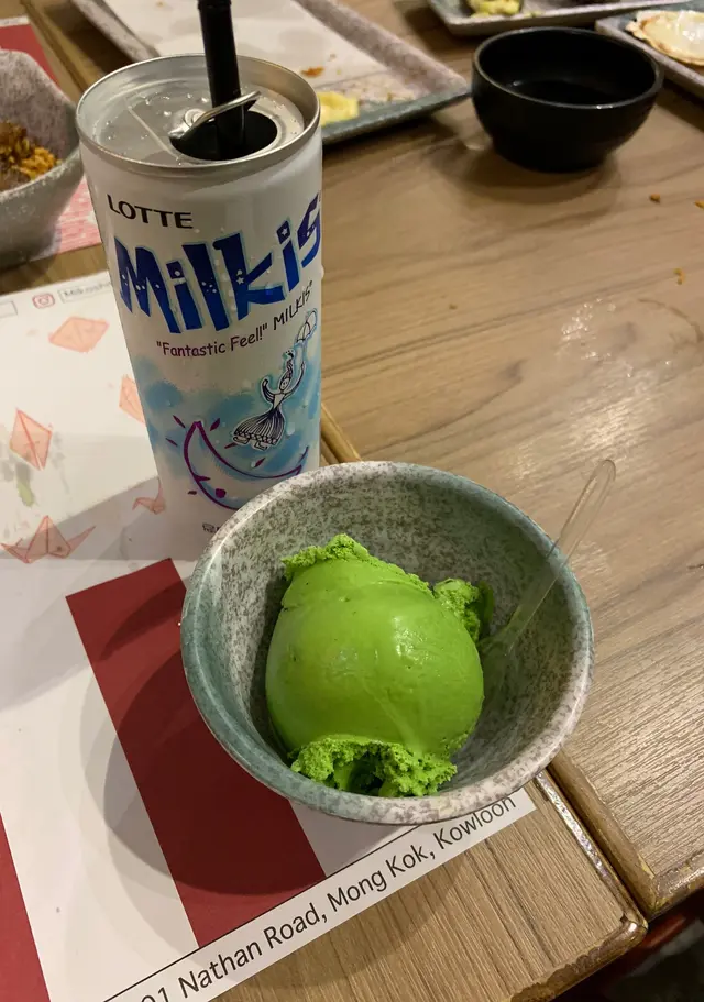 忌廉溝鮮奶，綠茶雪糕