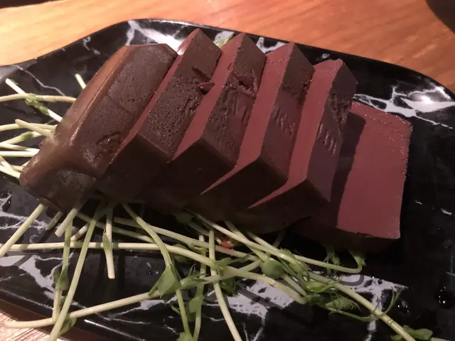 鴨血細嫩爽滑,久煮不硬,
口感和營養價值都比豬紅更勝一籌!😌