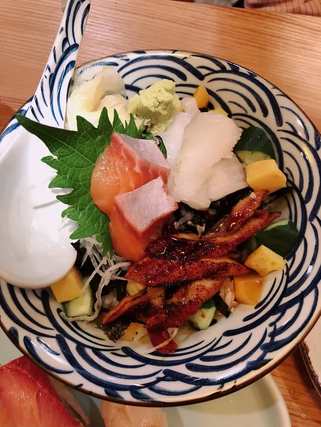 三文魚、鰻魚、左口魚裙邊