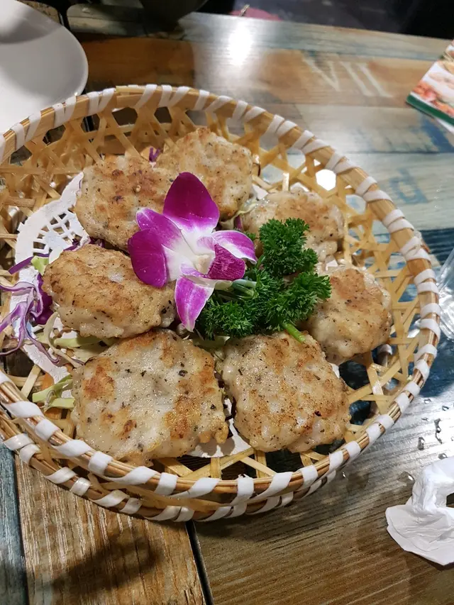 香煎蓮藕黑松露墨魚餅