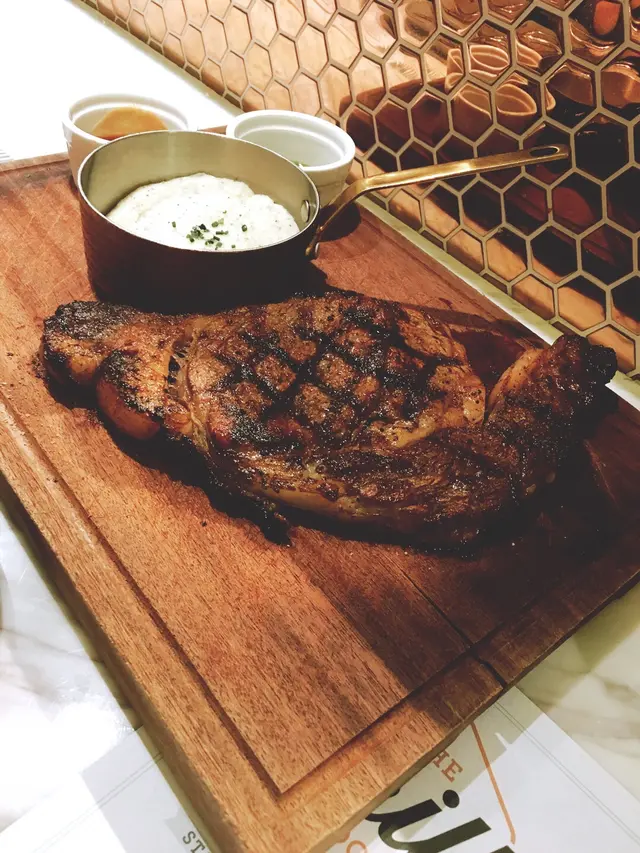 炭燒美國安格斯肉眼配黑松露薯泥