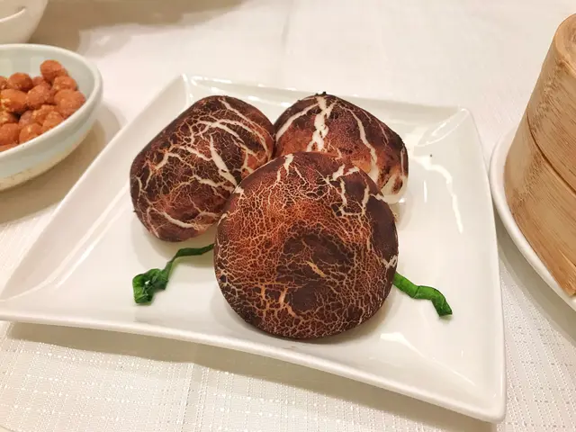 黑松露野菌雞粒蘑菇包