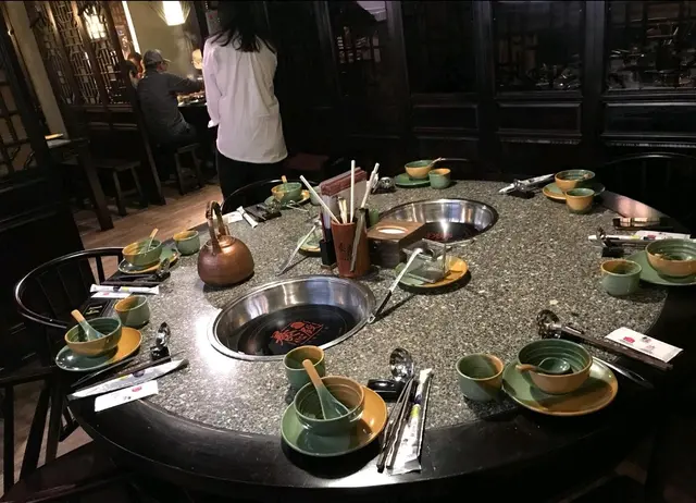 8個人俾左間房仔我地