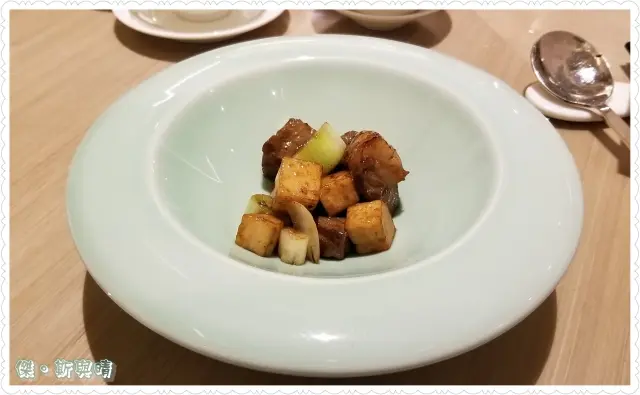 山珍炒牛肉眼粒