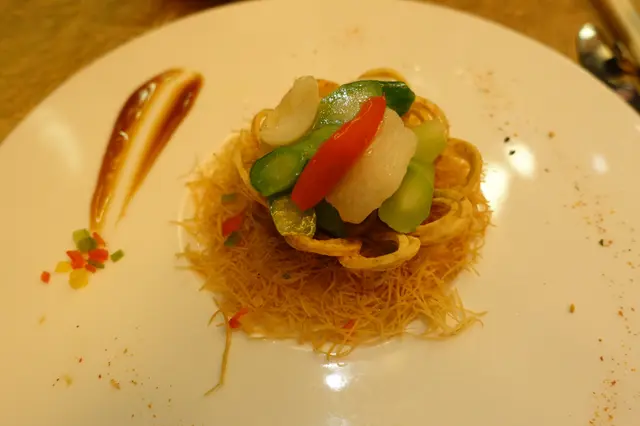 選用來自北海道的淮山及百合，前者雪白清爽，後者爽脆清甜