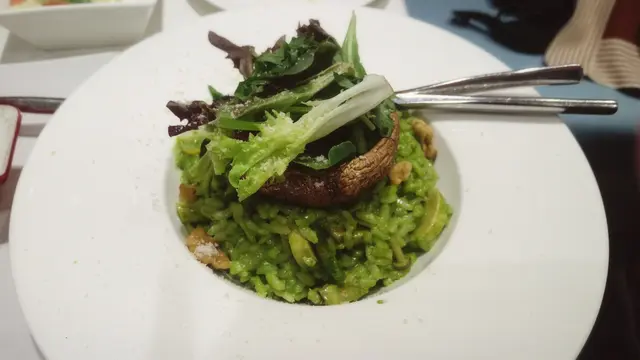 菠菜合桃野菌忌廉燴意大利飯伴香烤大啡菇