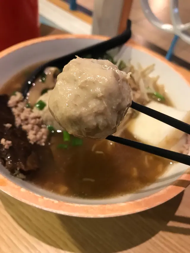 香菇肉脞湯配牛展