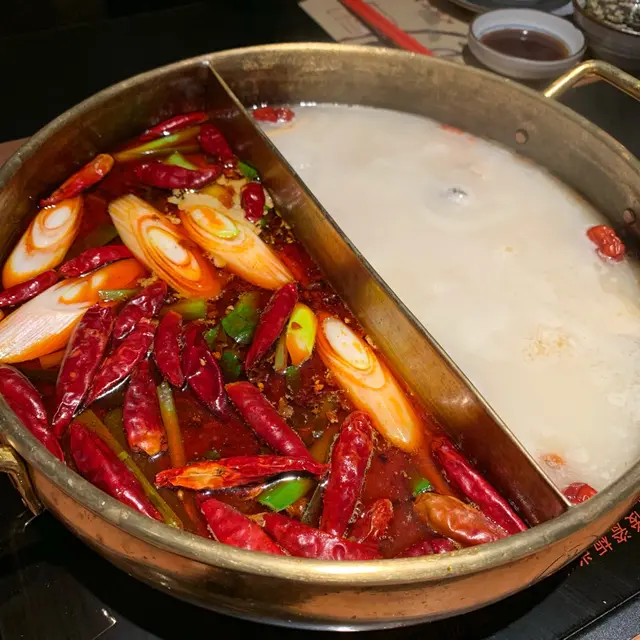 重慶麻辣和花雕藥膳湯