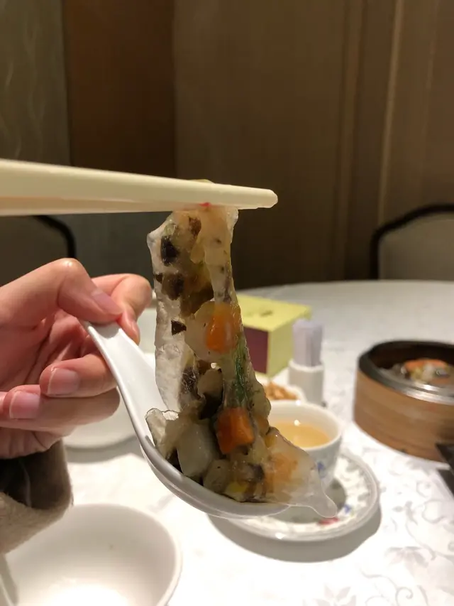 欖仁上素水晶餃