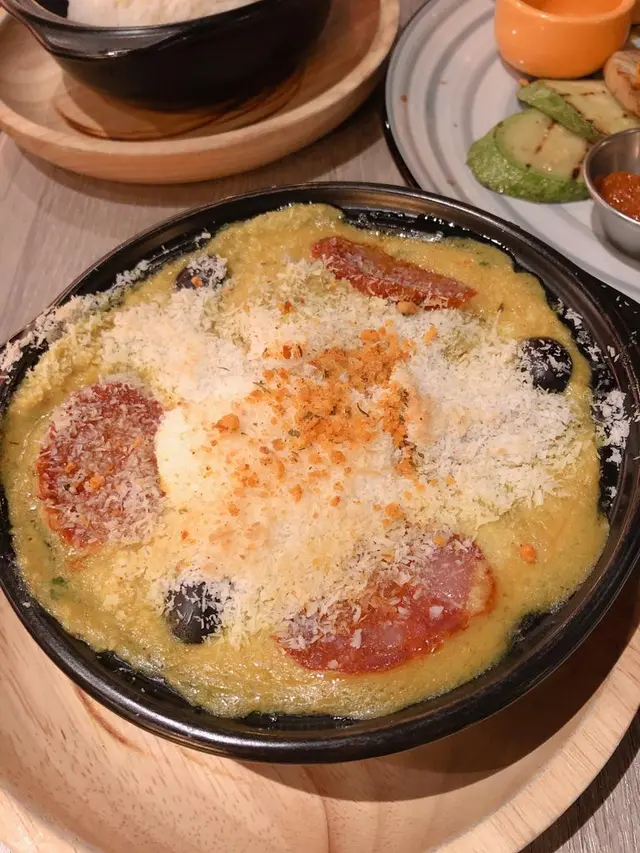 葡國雞配蒜蓉包 / 白飯