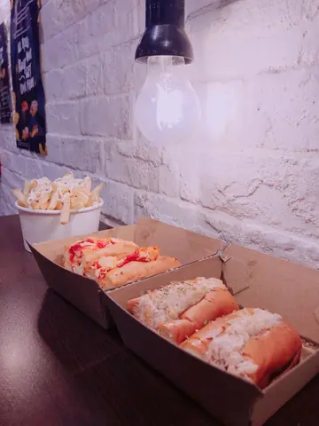 Lobster Roll+Crab  Roll