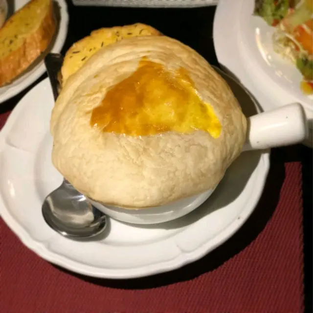 酥皮焗龍蝦湯