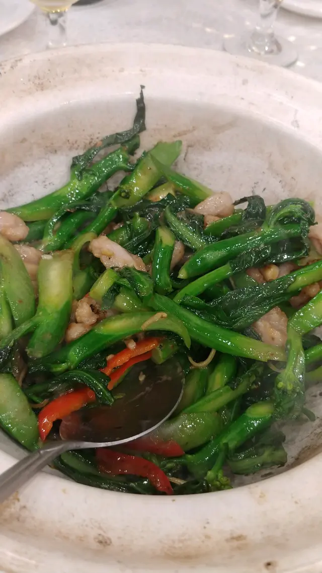 沙煲芥蘭啫爽肉