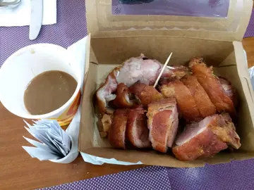 脆皮原隻德國咸豬手