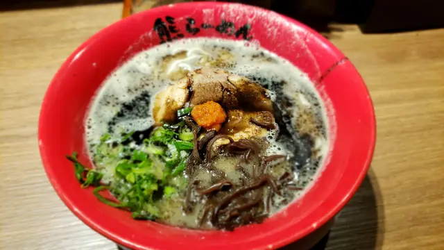 1.5mm noodles, 火炙肥叉燒, 普通硬度. Average taste.