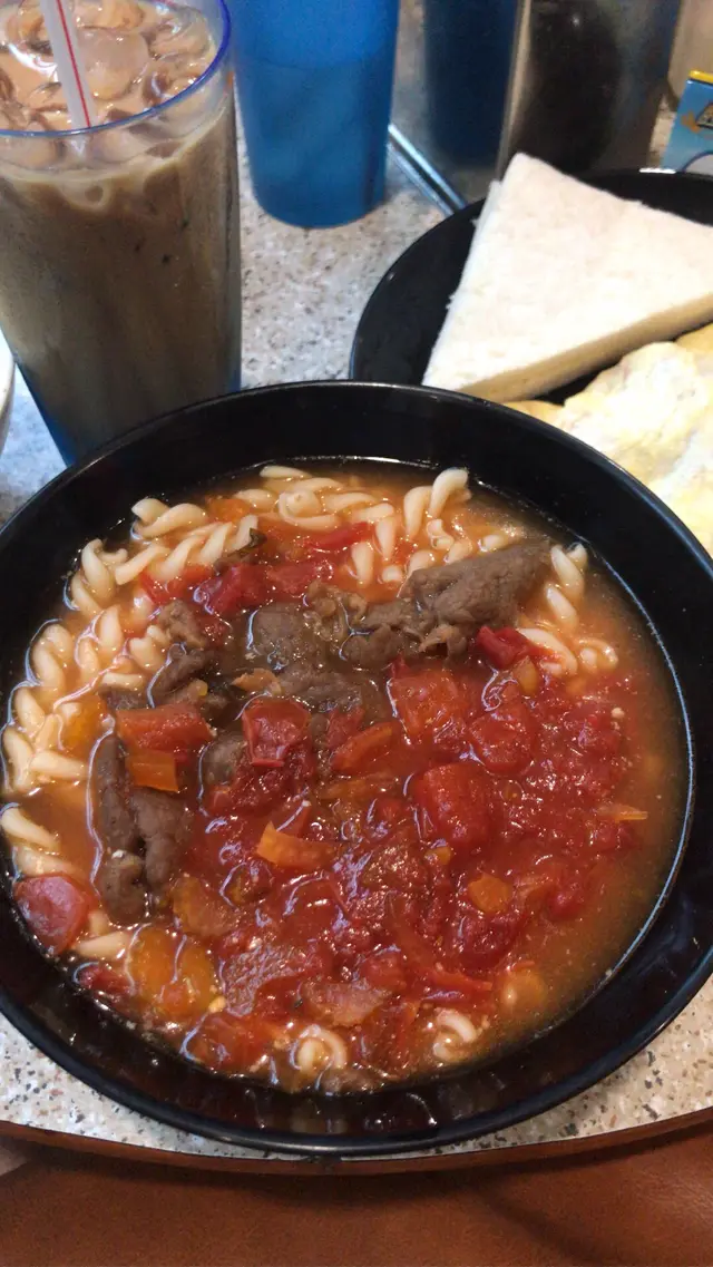 （常餐）蕃茄湯牛肉螺絲粉