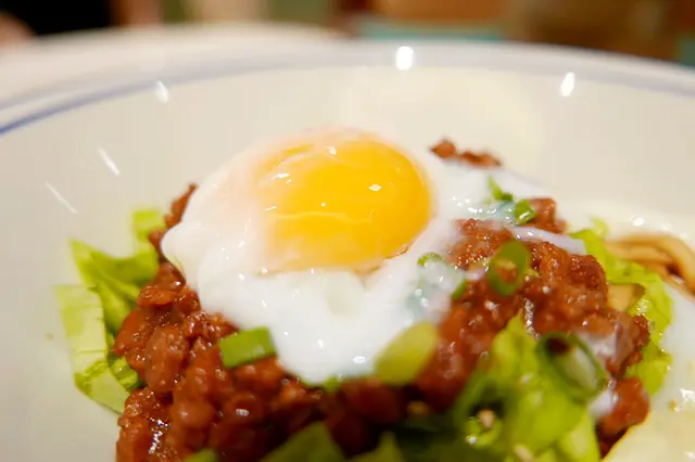 KiKi溫泉蛋肉味噌拌葱油太麵