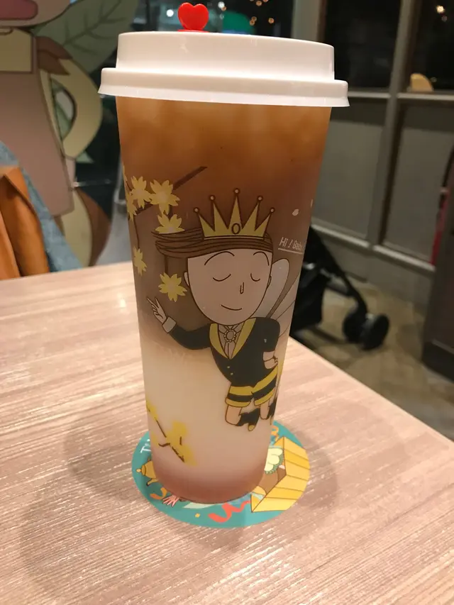 花輪玫瑰咖啡拿鐵