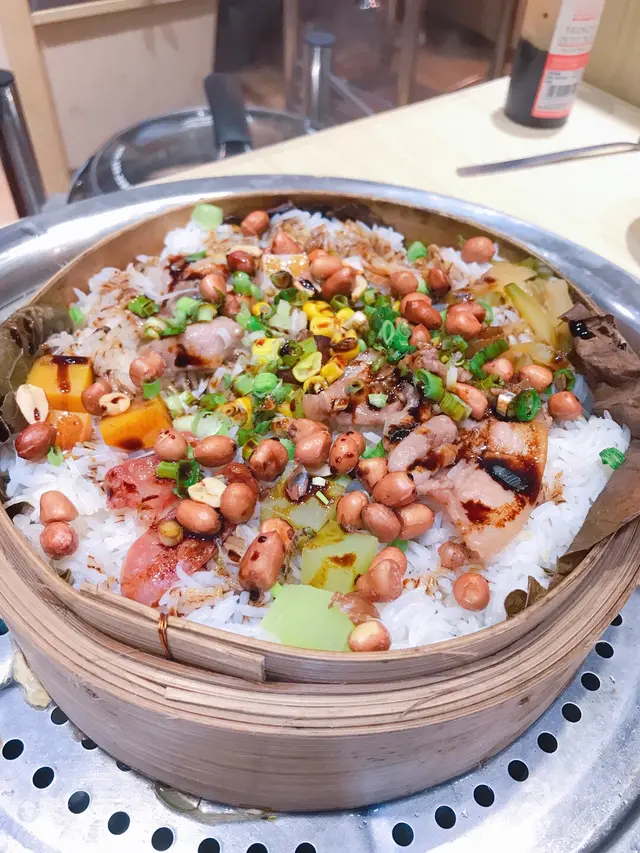十足十二串足料蒸飯