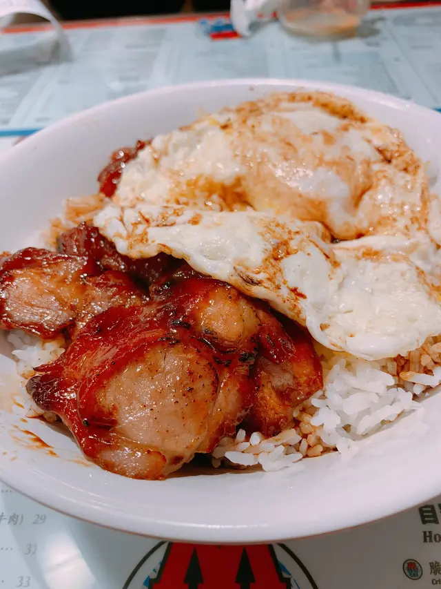 靚叉燒再右2隻蛋，食完好滿足