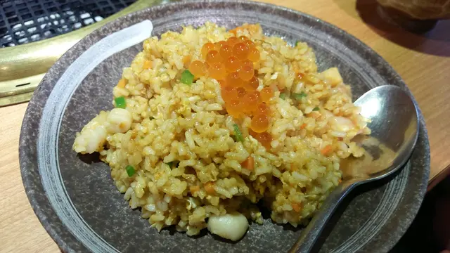 三文魚籽海膽炒飯