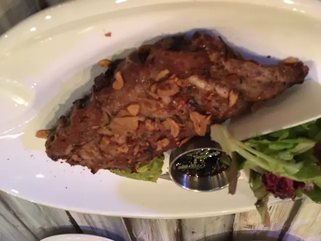 又乾鞋的豬肋骨, 豬油不香, 蒜片生, 不知所謂