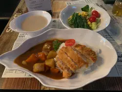 日式咖哩火辣辣雞扒配飯