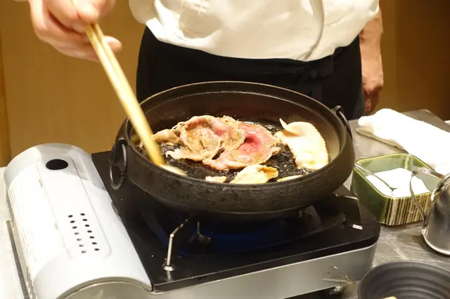 師傅互動在我們面前即席燒製美食！