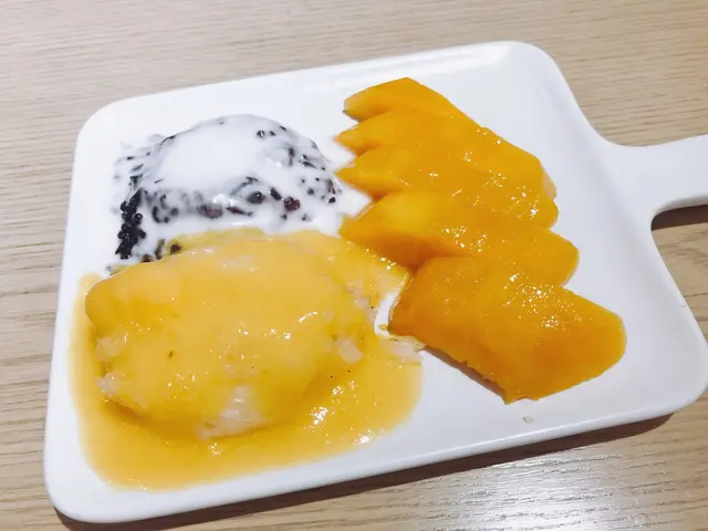 椰汁芒果糯米飯