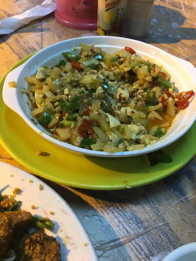 未見過麻婆豆腐係咁樣整  垃圾無辣味  好似食緊清豆腐