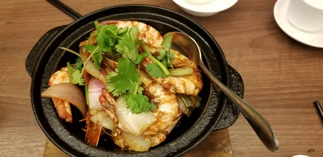 用手一剝殼就知係雪蝦 食落啲肉係「梅」嘅，勁差!