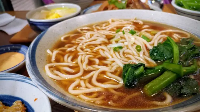 酥炸排骨麵(紅燒牛肉湯底)