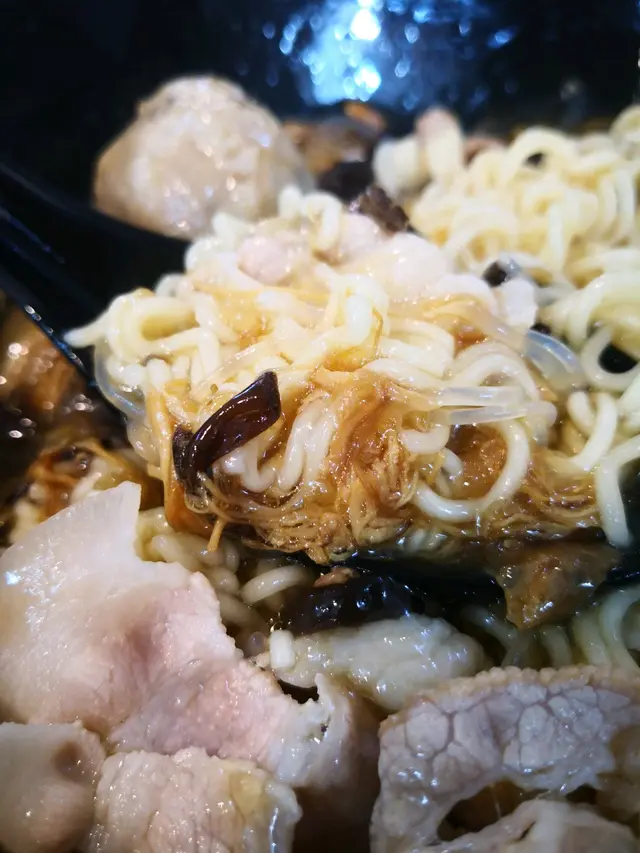 雞絲碗仔翅湯底