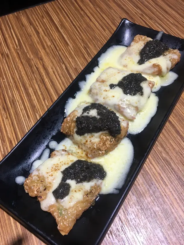 芝士黑松露墨魚餅