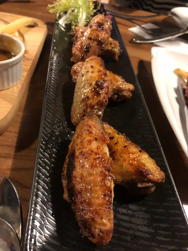 黑松露蜜糖雞翼