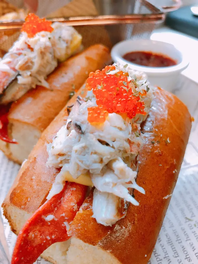 龍蝦蟹肉包配薯角