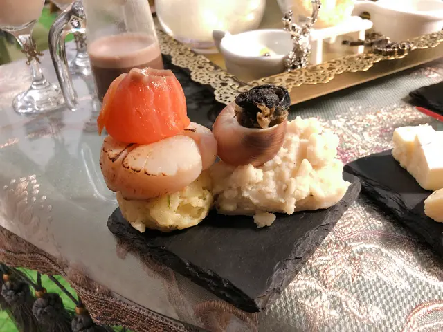 煙燻三文魚帶子馬鈴薯、法國蝸牛