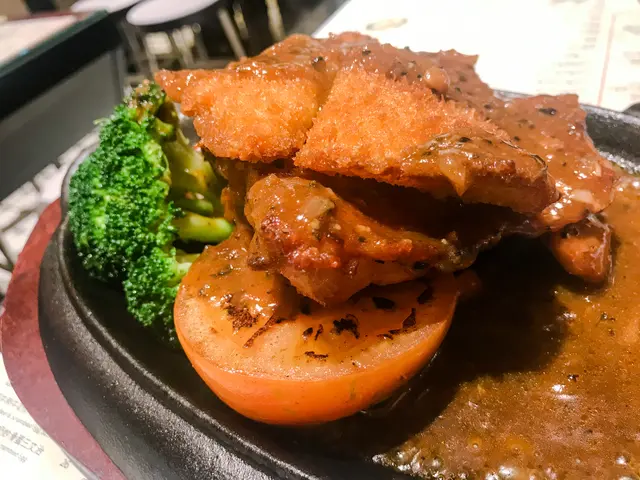 鐵板雞扒拼吉列龍脷