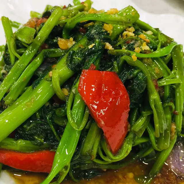 通菜炒得恰到好處,但馬拉盞少了那份鹹香味