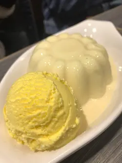 豆腐布甸配雪糕