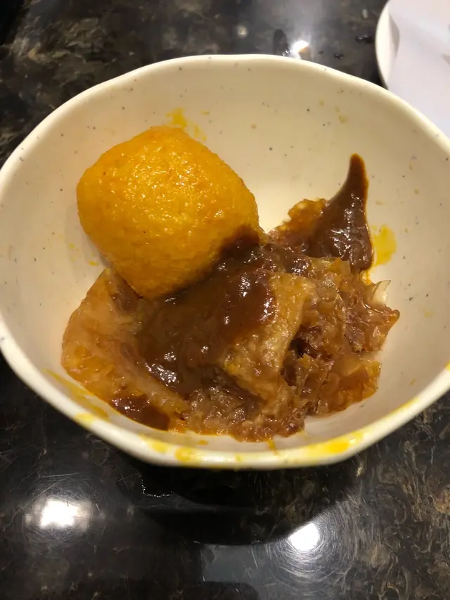 長洲大魚蛋:$14@2粒+辣汁豬皮:$12