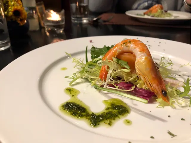 「歐陸式小食」三文魚黑松露忌廉卷