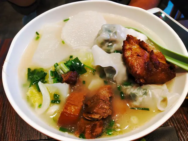 正牌五寶湯麵(瑤柱豬骨湯)