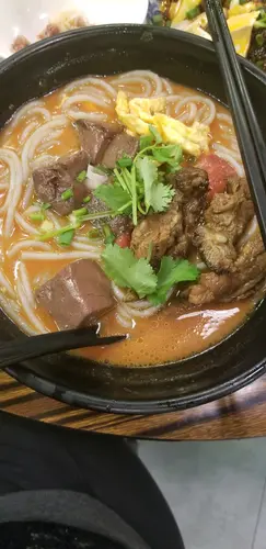 蕃茄湯底米線